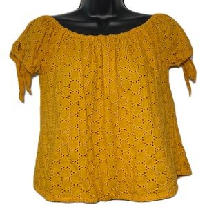 Universal Threads Yellow Cheerful Cotton Lace Top Shortsleeve